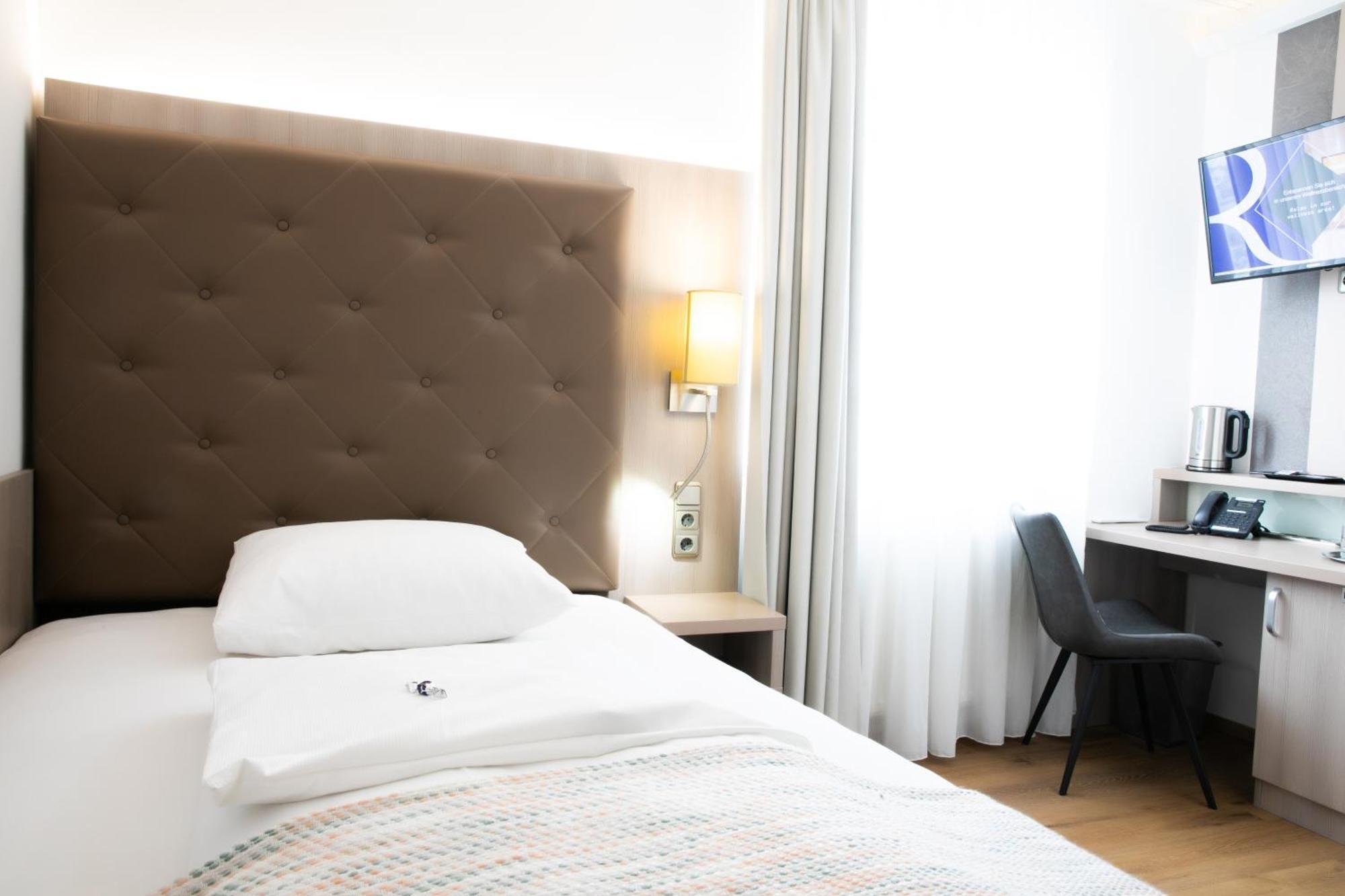 Das Reinisch Hotel - Near Vienna Airport シュベッヒャート エクステリア 写真