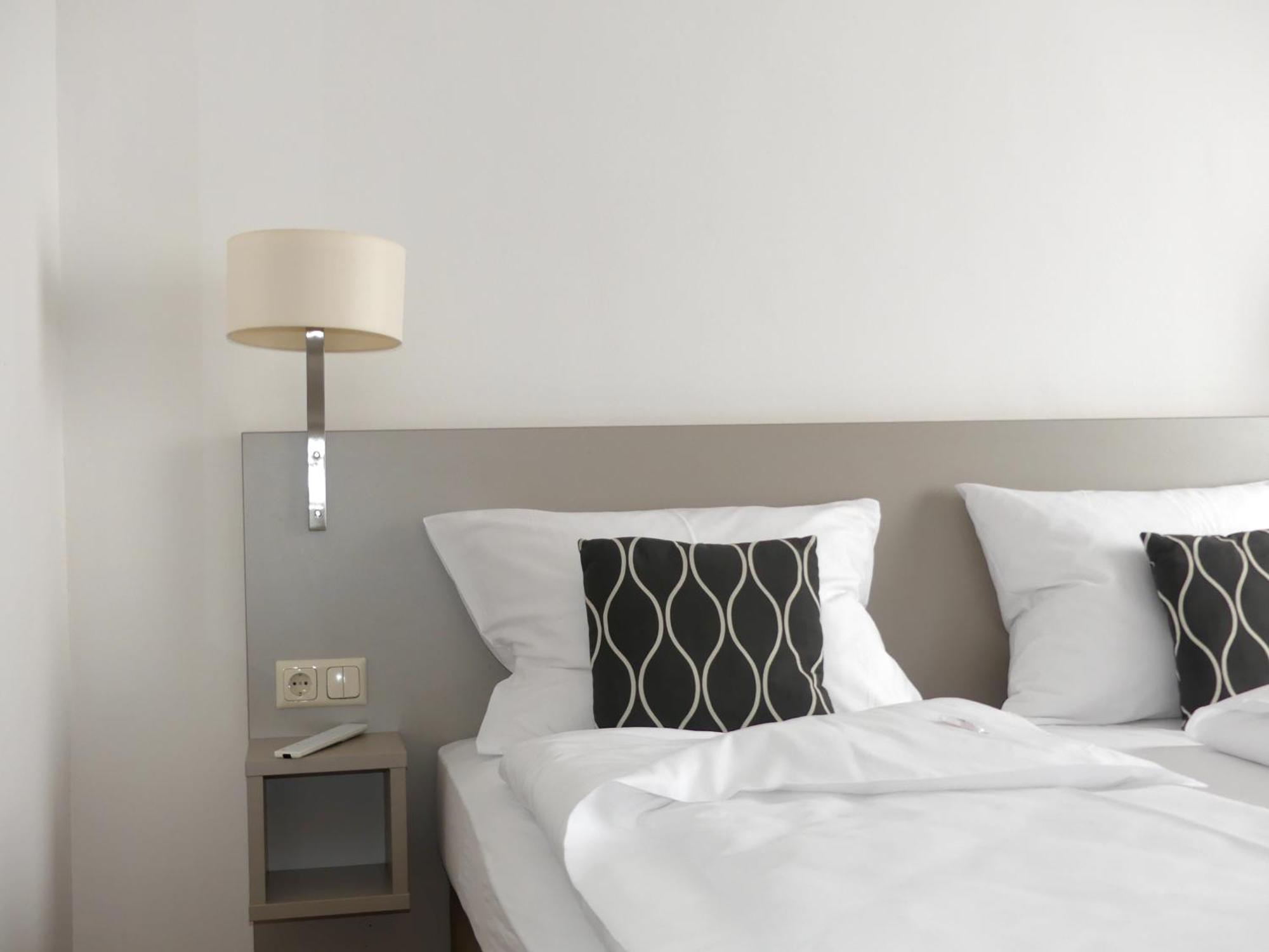 Das Reinisch Hotel - Near Vienna Airport シュベッヒャート エクステリア 写真