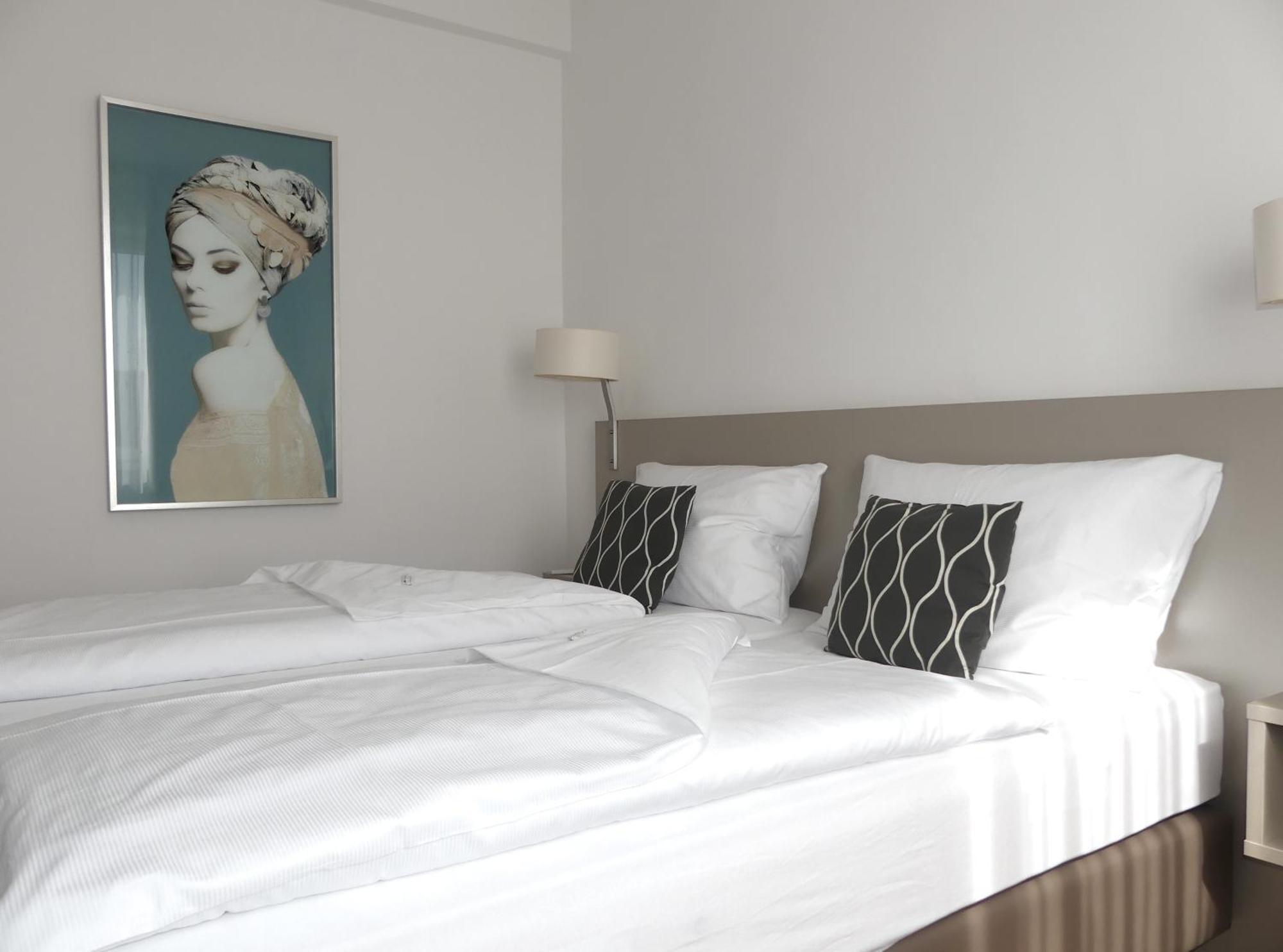 Das Reinisch Hotel - Near Vienna Airport シュベッヒャート エクステリア 写真