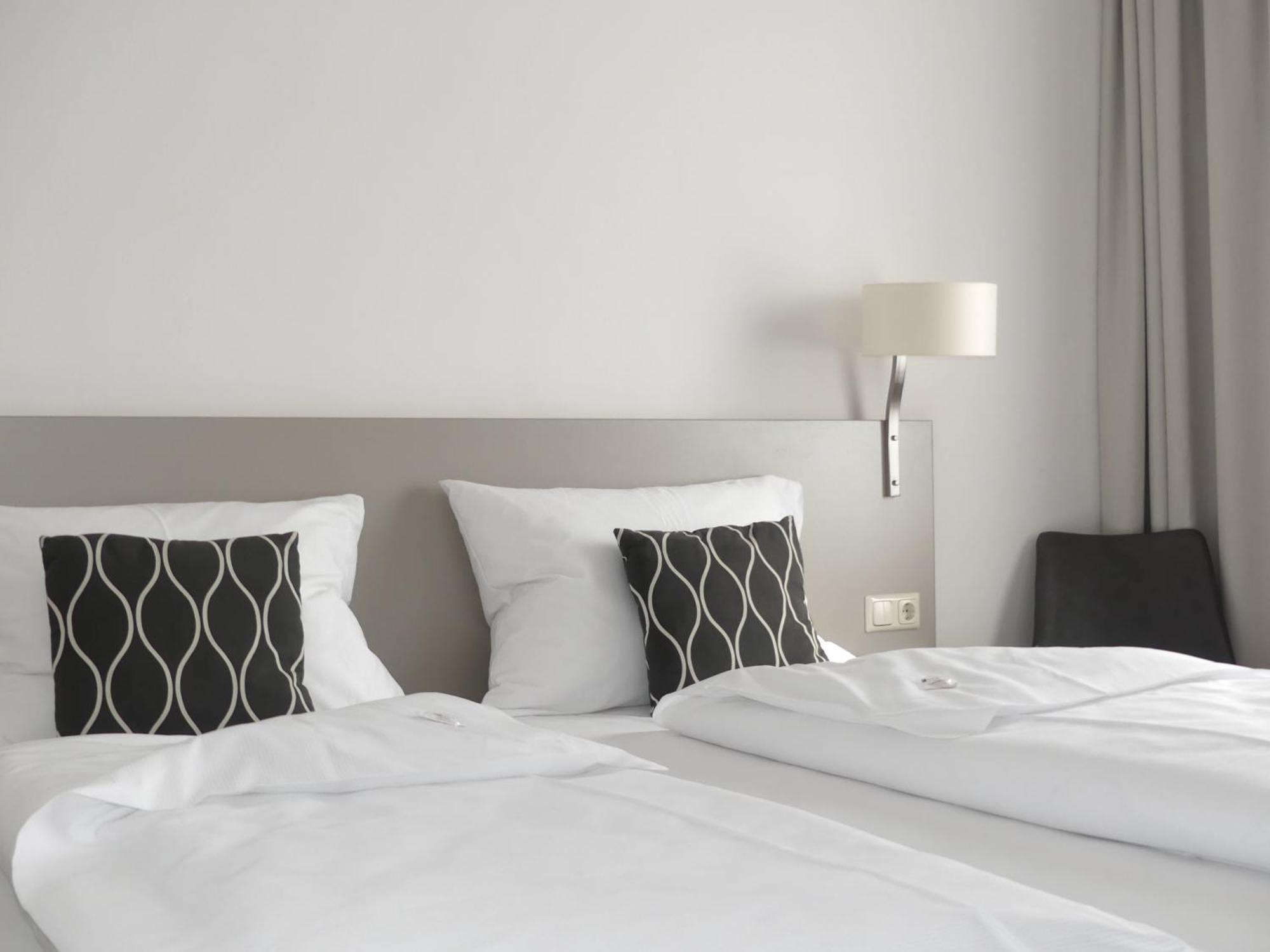 Das Reinisch Hotel - Near Vienna Airport シュベッヒャート エクステリア 写真