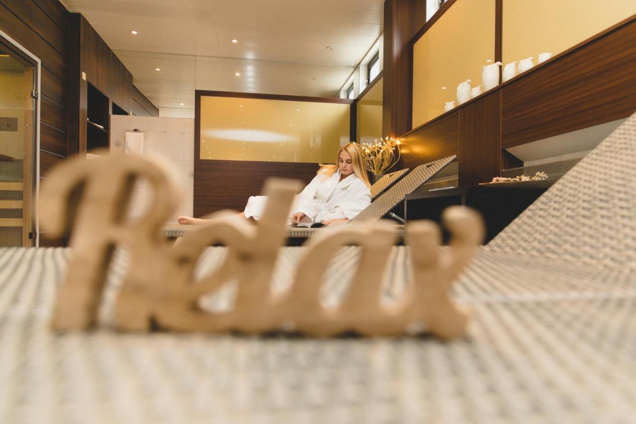 Das Reinisch Hotel - Near Vienna Airport シュベッヒャート エクステリア 写真